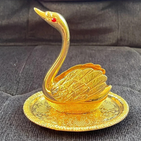 Swan Ring Holder Made of EP Zinc Alloy Silver Gold Tone Etched Jewelry Display - Picture 7 of 13
